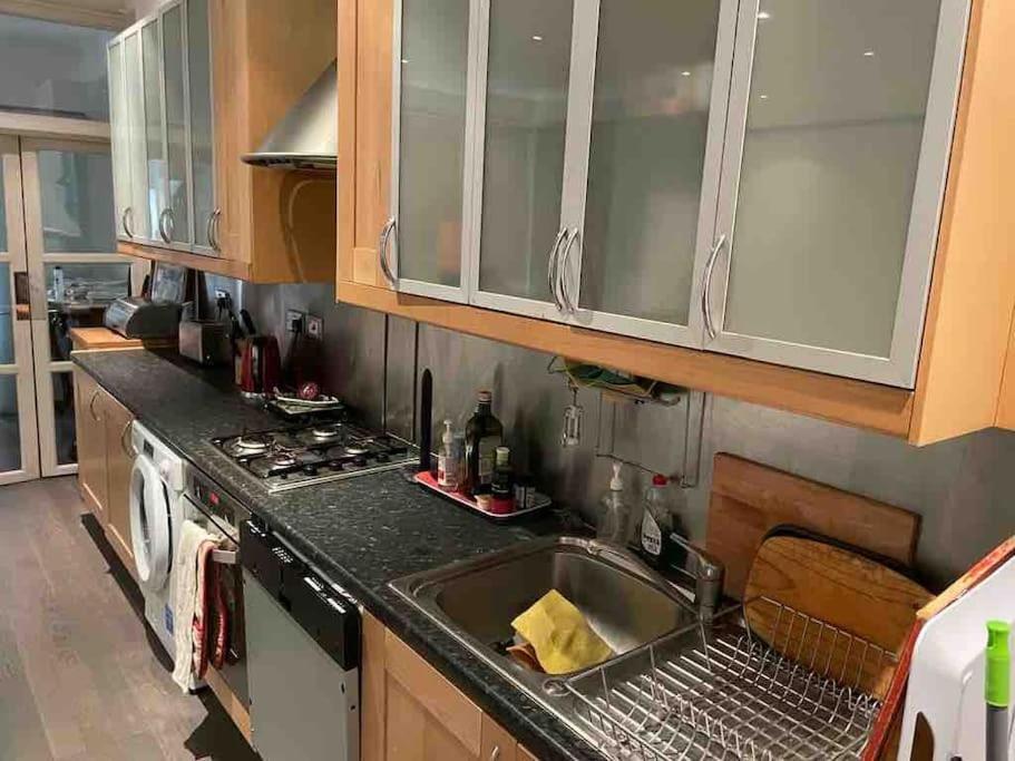 Large Studio Flat In Kensington Londres Exterior foto